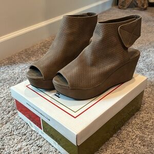 Pierre Dumas Wedge Sandals Taupe